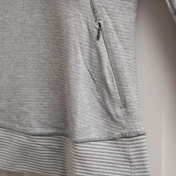 Lululemon SOFT Grey Stripe Athleisure Pop Over Sweatshirt Size 6 Loungewear Yoga - Picture 4 of 9